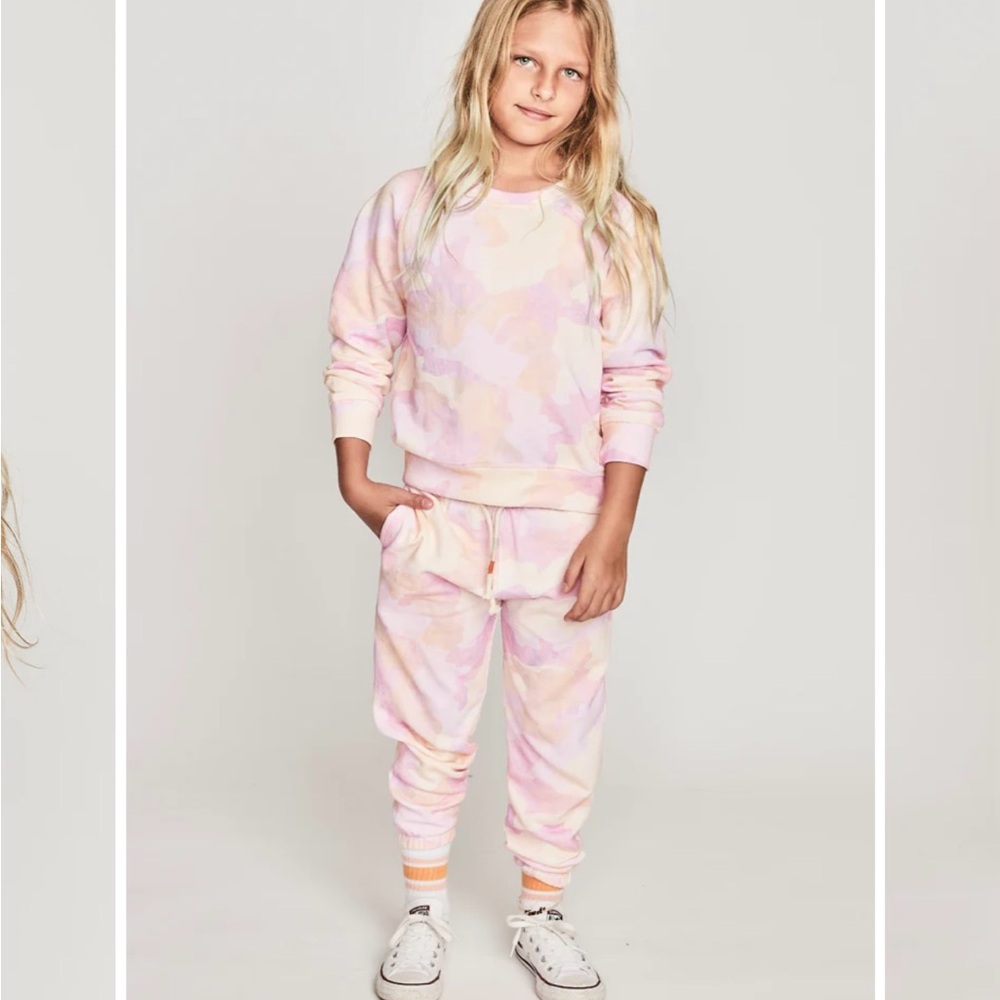 Munster Kids Pink Camo Sweatsuit